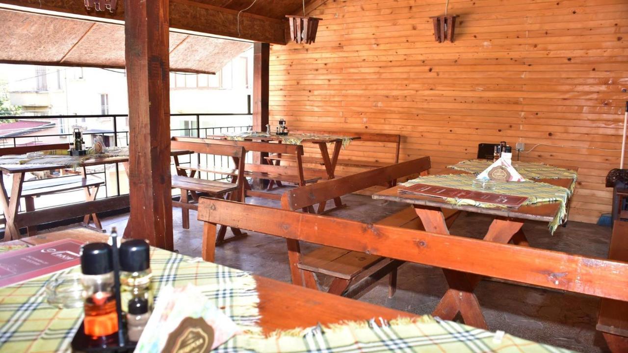 Семеен Хотел Лъки Byala Slatina Εξωτερικό φωτογραφία